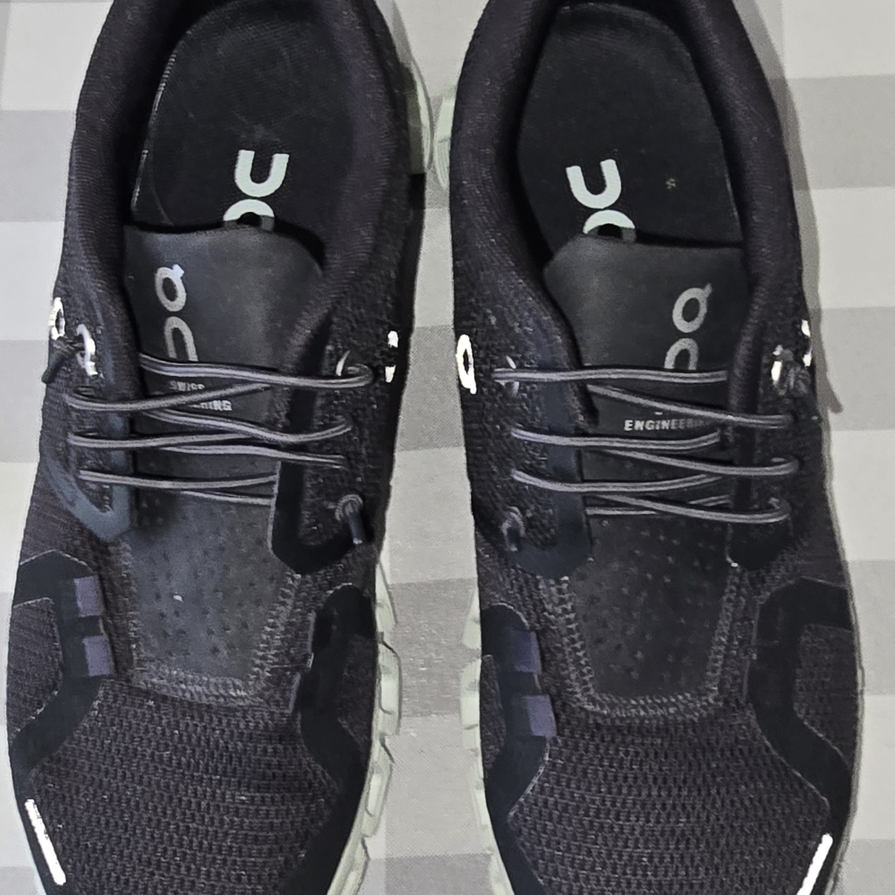 On Cloud Running Black and Gray Athletic Shoes